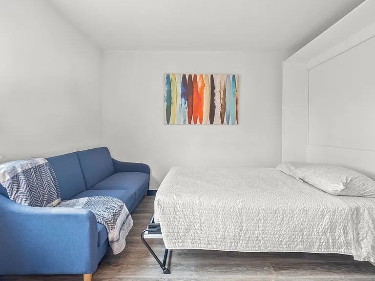 228 Spaces - Furnished Micro-Living Apartments — Photo 25