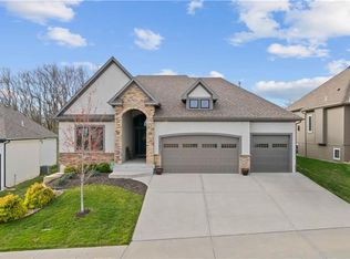 1741 NE Parkwood Dr, Lees Summit, MO 64064
