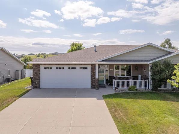 1326 N 35th St, Bismarck, ND 58501