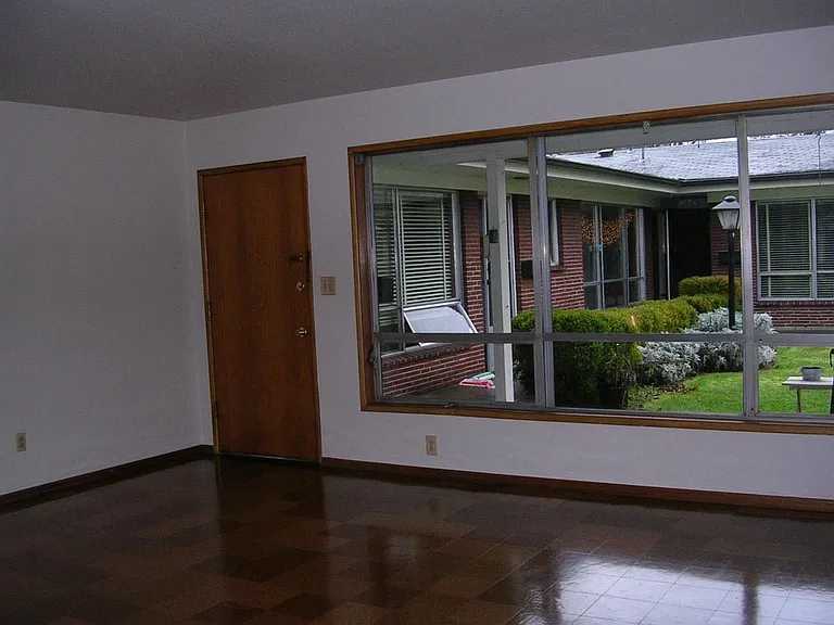 3407 SE Madison St — Photo 2