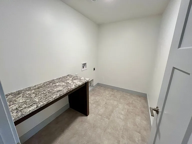 4650 Pierce Dr — Photo 27