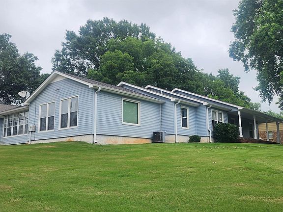 3rd image of 1006 Wood Cir