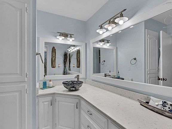 4th image of 10238 W Alamo Ct