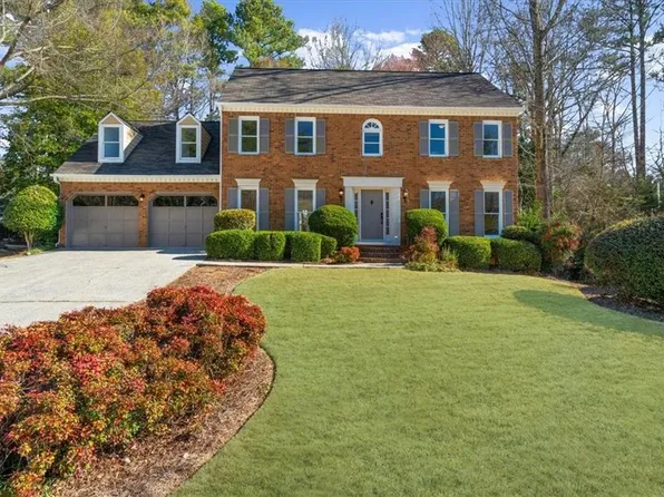 1655 Pine Ridge Cir, Woodstock, GA 30188