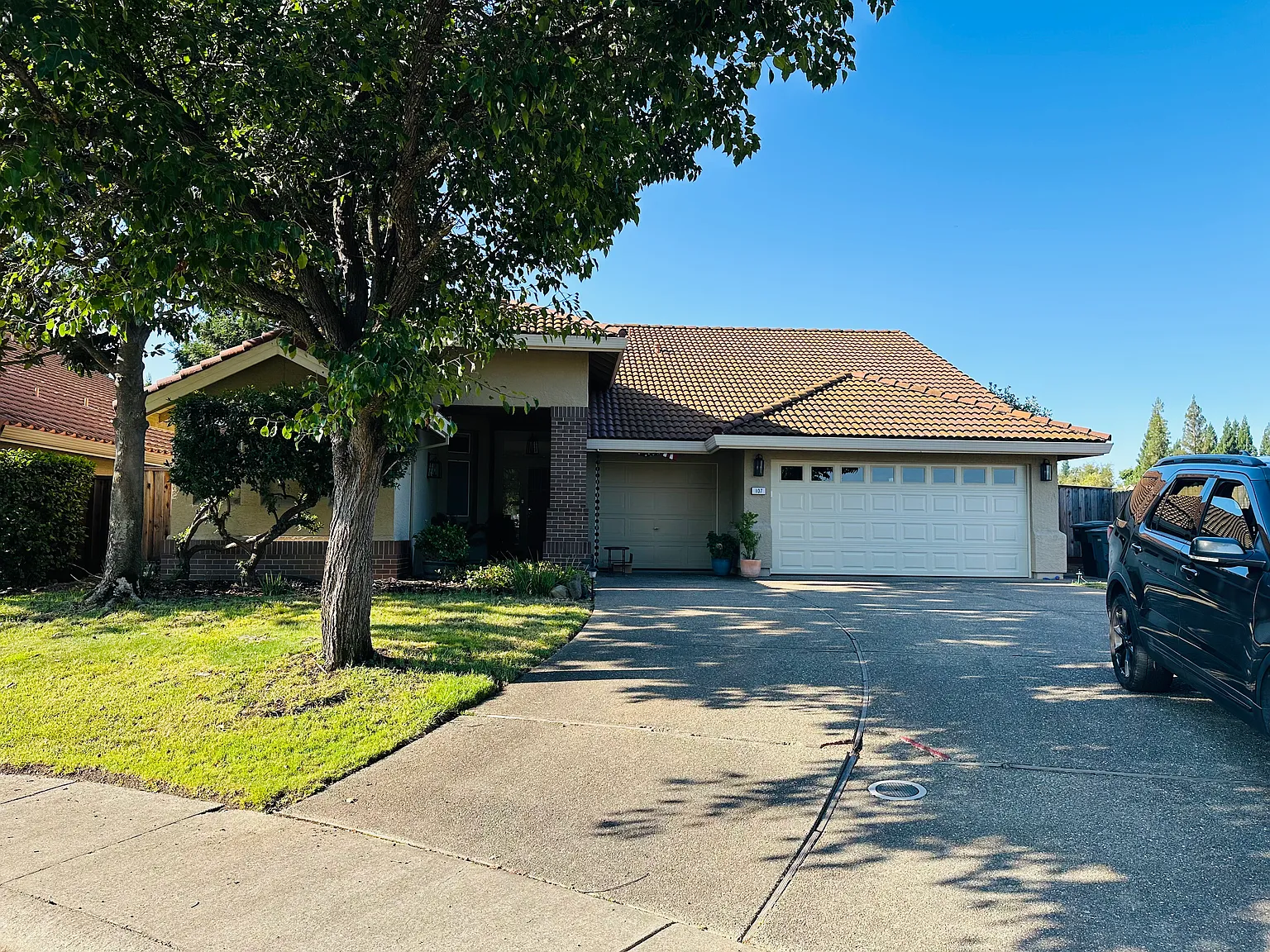 3 bed, 1827 sqft, $3,500 — Photo 2