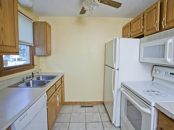2nd image of 55 Empire St Unit 13