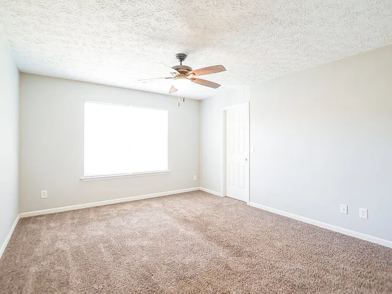 186 Ilex Dr — Photo 8