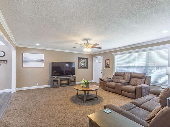 2nd image of 166 Hampton Ct
