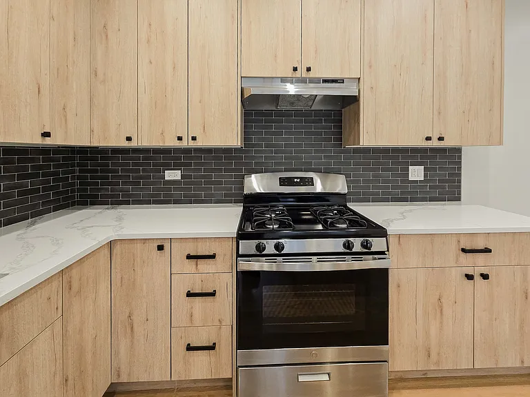4953 N Oakley Ave #3 — Photo 12