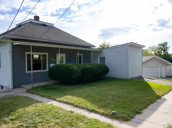 205 W Elroy St, Elroy, WI 53929