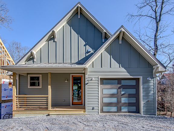 Rare find with 1 car garage!