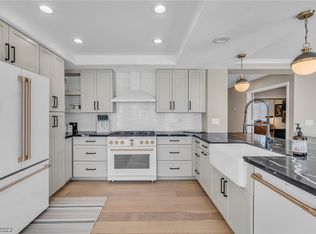 8189 Sedona Sunrise Dr, Las Vegas, NV 89128