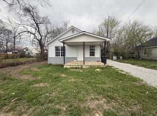 209 W 3rd Ave, Hohenwald, TN 38462