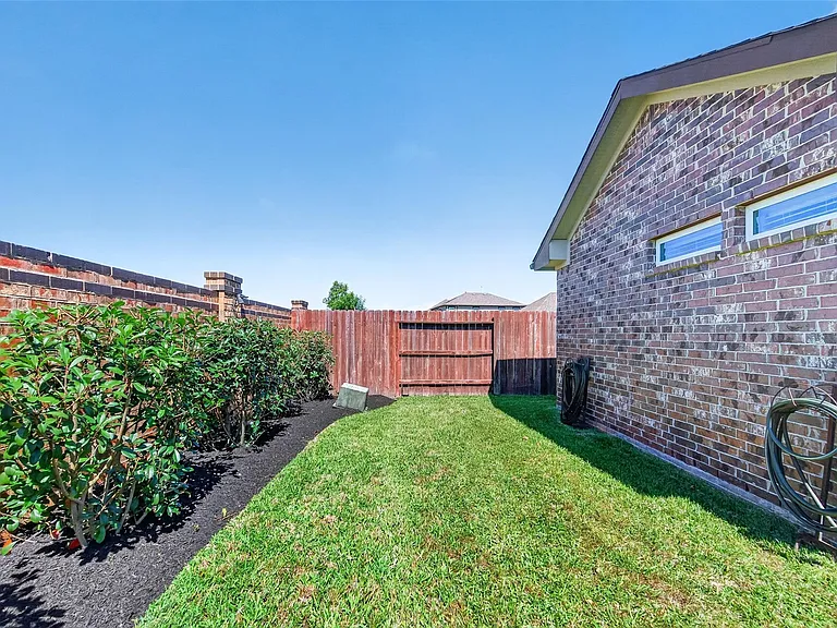 12322 Sabine Point Dr — Photo 46