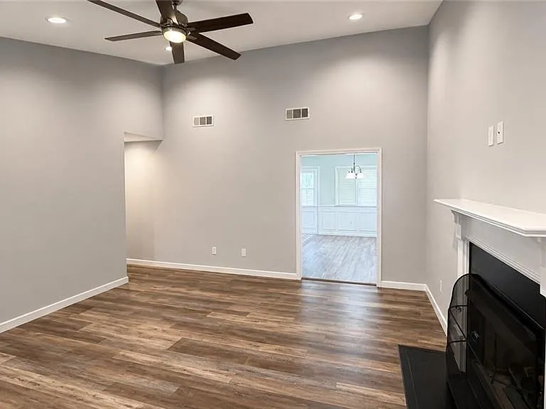 1235 Grayland Hills Dr — Photo 3