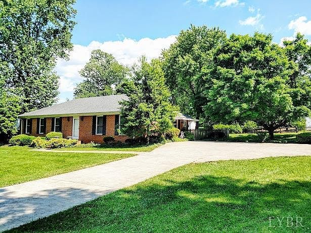 1st image of 2625 Linkhorne Dr