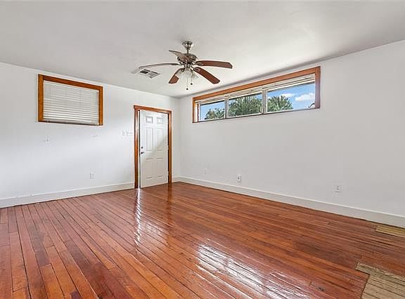 3rd image of 4518 Elba St