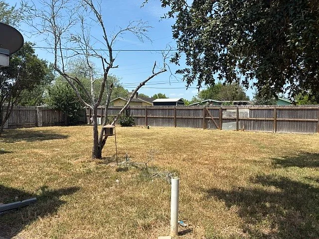 1003 Hall Ave — Photo 14