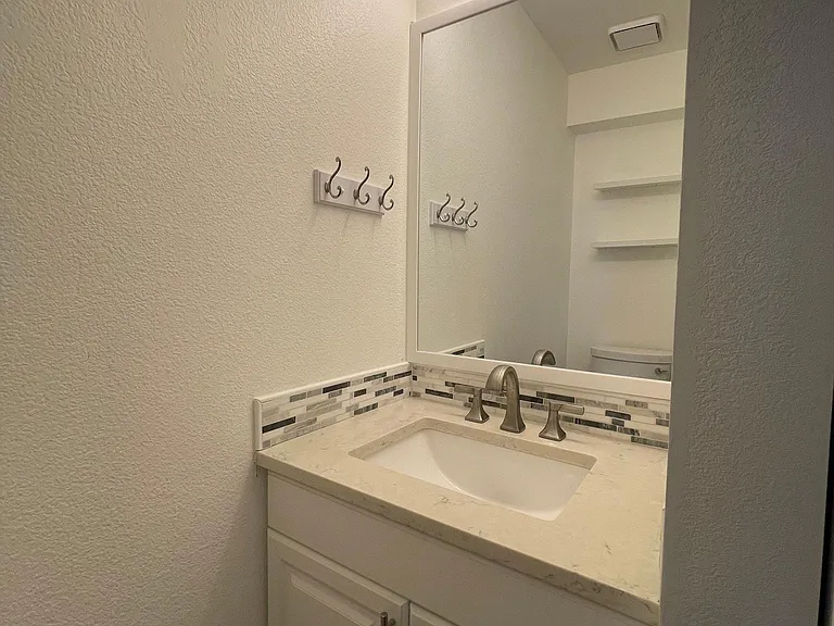 8288 S Fillmore Cir — Photo 16