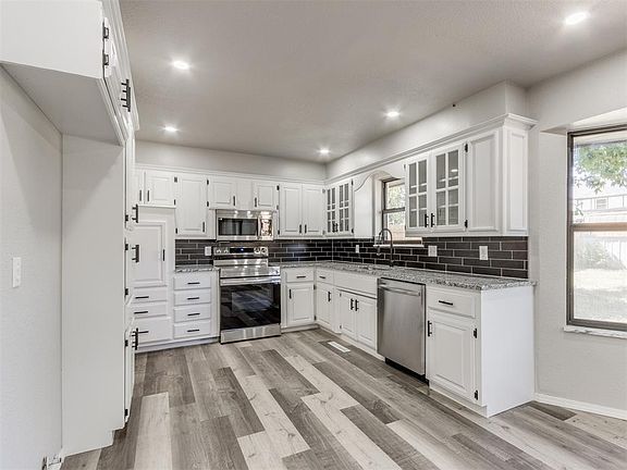 5th image of 2317 Morgan Dr