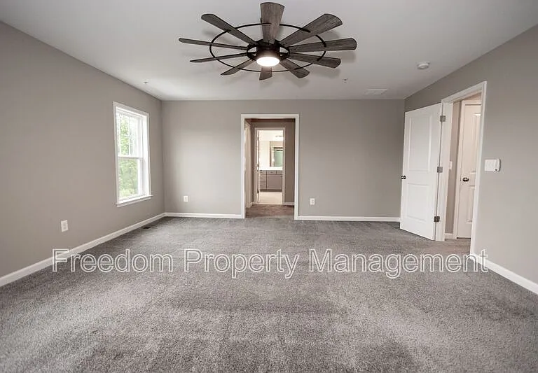 2425 Morgans Point Dr — Photo 36