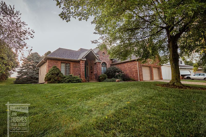 1st image of 2104 Woodfield Dr