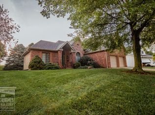 2104 Woodfield Dr, Red Oak, IA 51566