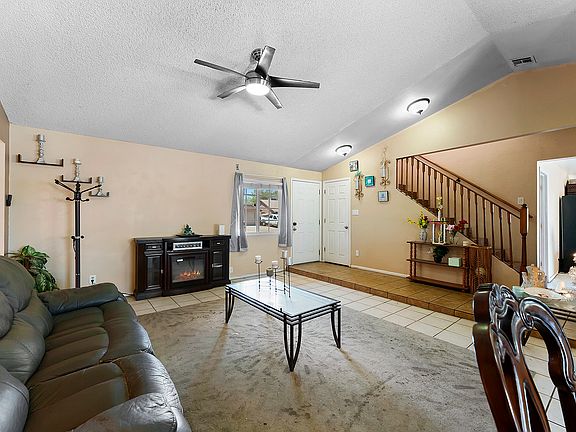 4th image of 2326 E Folley St #5