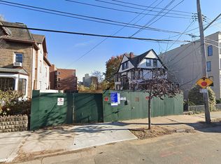 2625 14th St, Astoria, NY 11102