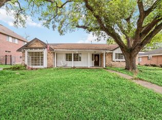 5450 Beechnut St, Houston, TX 77096