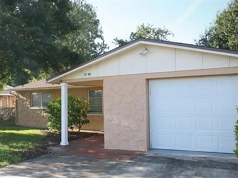 3742 Darlington Rd — Photo 2