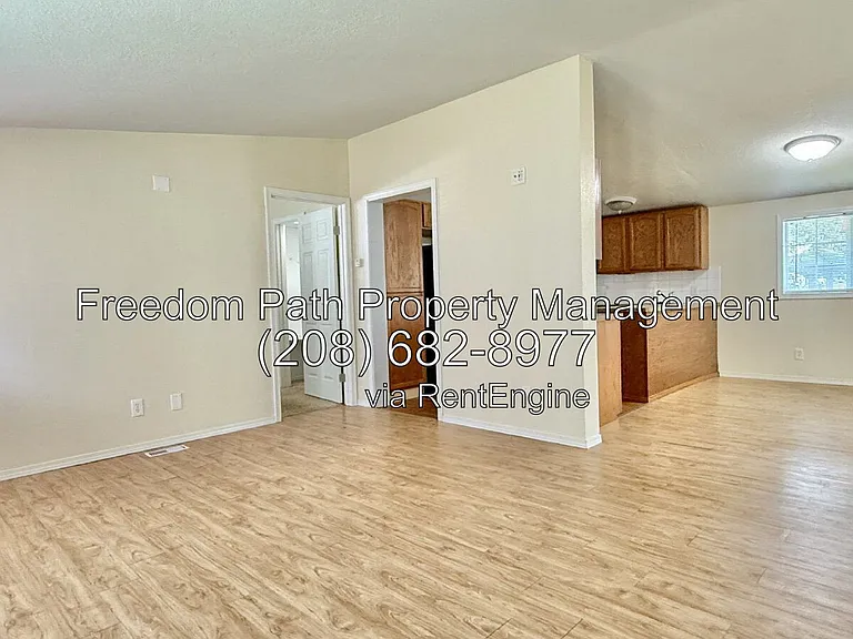 715 W Mikies Pl — Photo 3