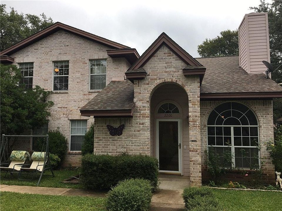 1st image of 2200 Newcastle Ln