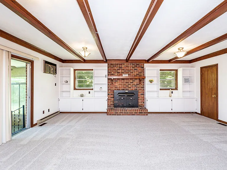 Access to the florida room to the left