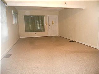 4th image of 837 Wallace Ave