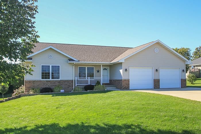 1st image of 1213 Winchester Cir NE