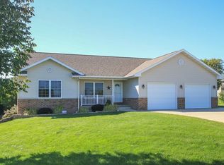 1213 Winchester Cir NE, Swisher, IA 52338