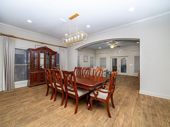 5th image of 155 Rosemount Ct