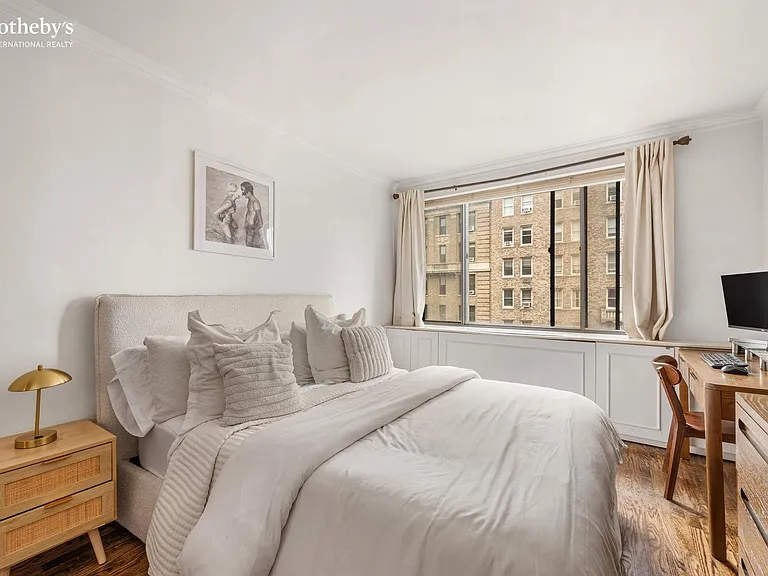 130 W 79th St #10C — Photo 4