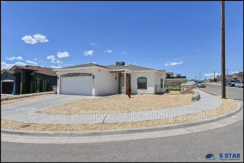 3 bed, 2.0 bath, 1400 sqft, $1,795 — Photo 1