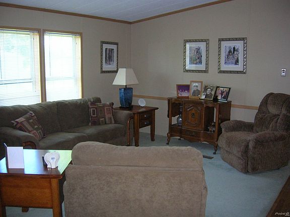 5th image of 51 Wesley Dr
