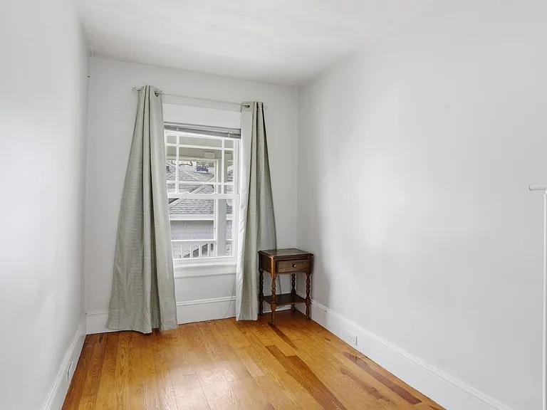 747 Union St #2 — Photo 17