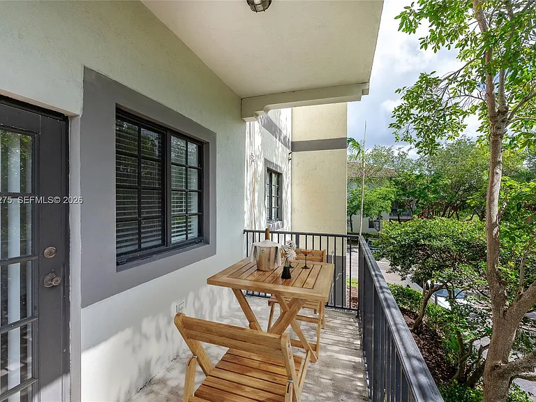 2851 Riverside Dr #207 — Photo 26