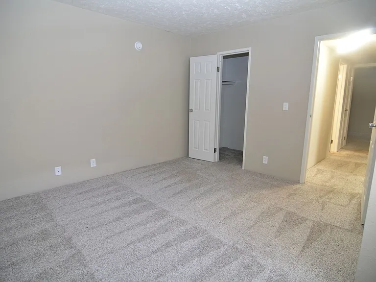 Cottonwood Apartments — Photo 6