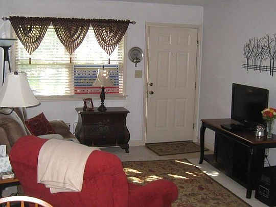 4th image of 1207 Rivercrest Dr N #G