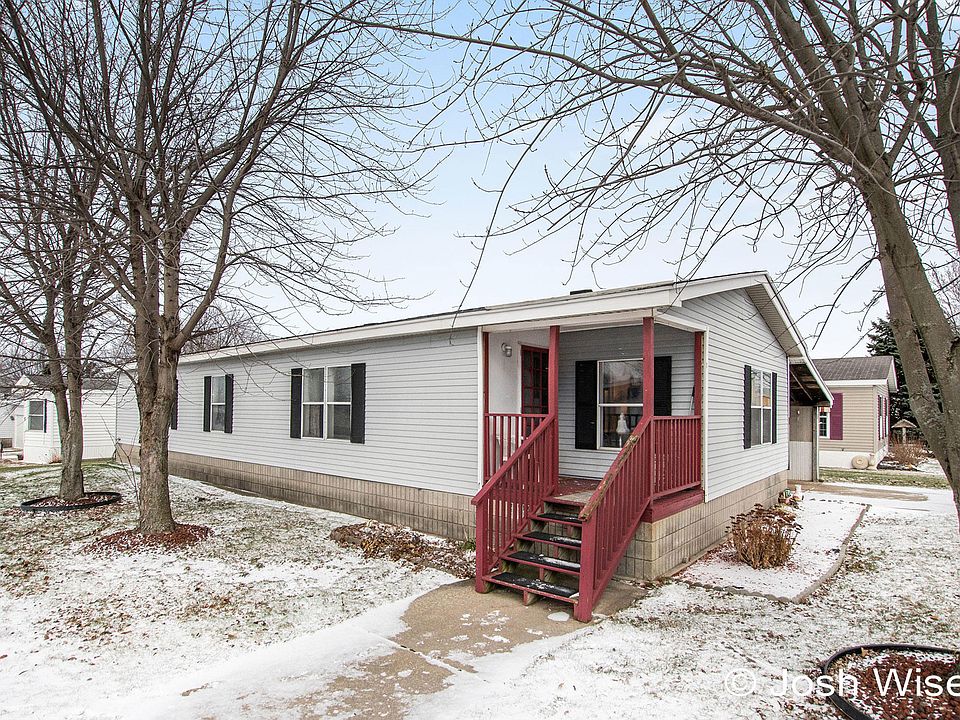 1st image of 155 E 48th St Lot 1