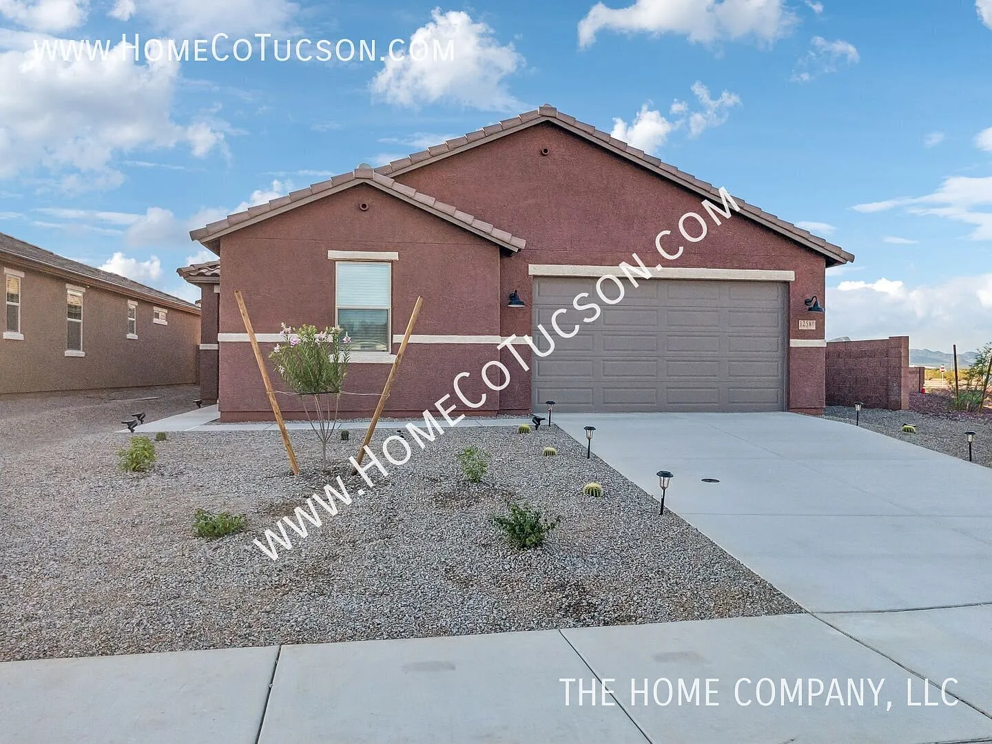 12580 N Cabin Way Beautiful Newly Built 3 Bedroom + Den Home in Mandarina — Photo 1