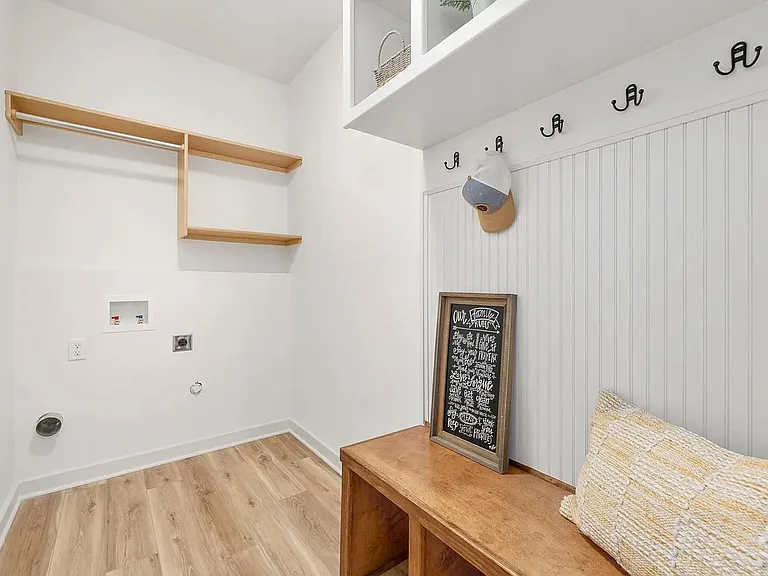 2313 E Spring Hill Ct — Photo 8