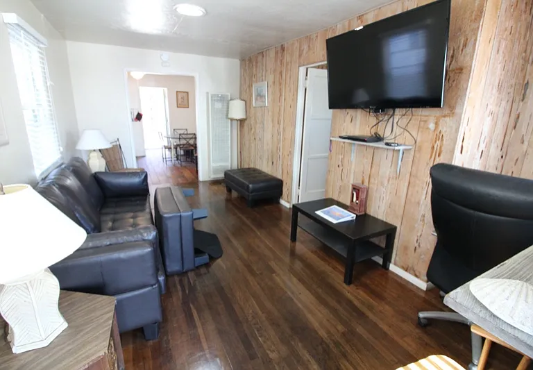 728 Venice Ct — Photo 14
