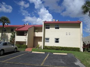 205 Golden River Dr, West Palm Beach, FL 33411